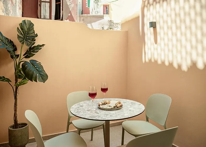 Venetian Harbour アパート ハニア